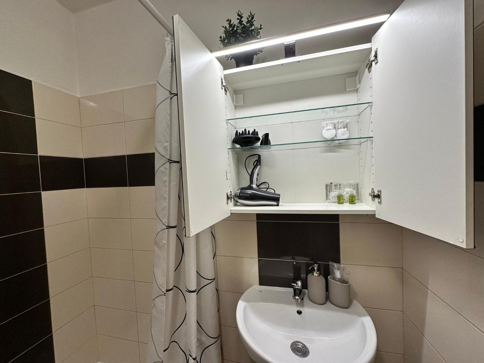 Cozy Studio Apartment In The Wider Center براتسيلافا المظهر الخارجي الصورة